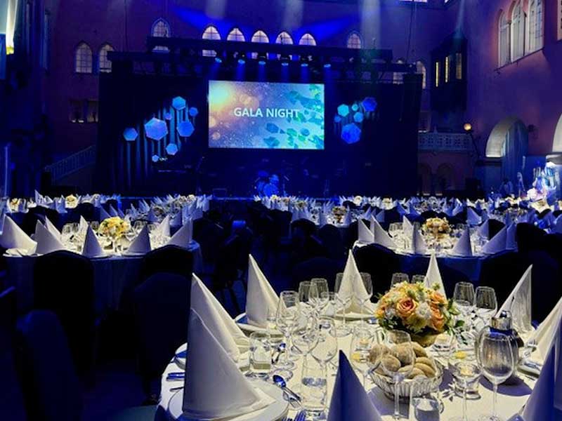 Kickoff Event på gala.