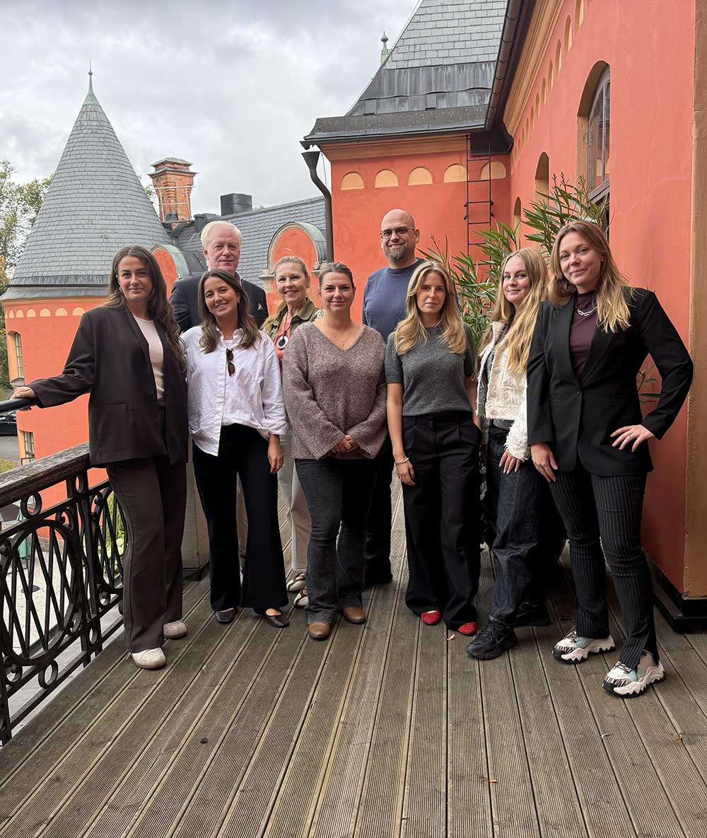 Marketpartners team står på rad